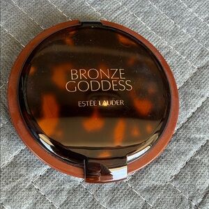 Estée Lauder *BRAND NEW* Bronze Goddess Powder Bronzer 01 Light
